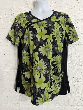 koi by Kathy Peterson Scrub Top XL Green Black Floral Pockets Short Sleeve A3